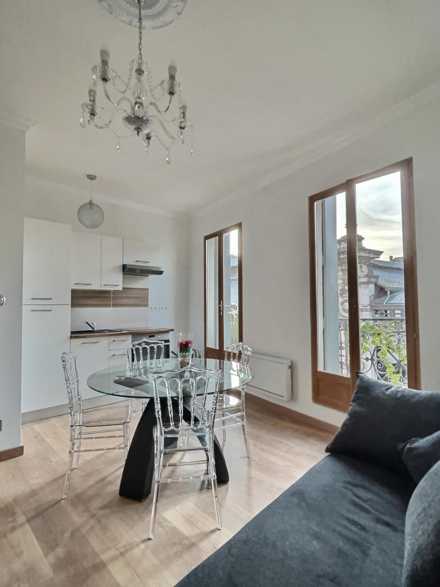 Appartement De Charme Avec Balcon Au Pied Des Commerces Béziers Kültér fotó